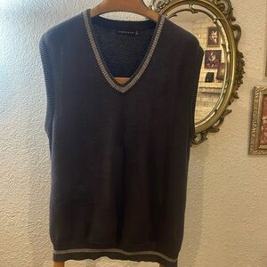 Ashworth mens v neck sweater. Size large